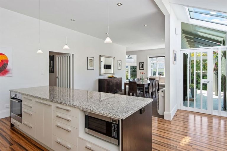 Photo of property in 21 Hackthorne Road, Cashmere, Christchurch, 8022