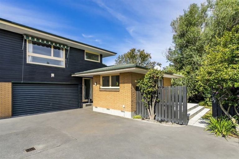 Photo of property in 2/108 Idris Road, Bryndwr, Christchurch, 8052