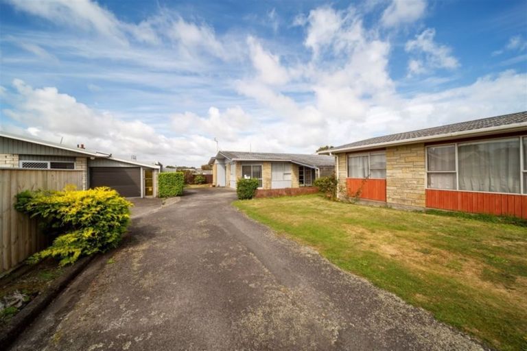 Photo of property in 11 Puriri Street, Hawera, 4610
