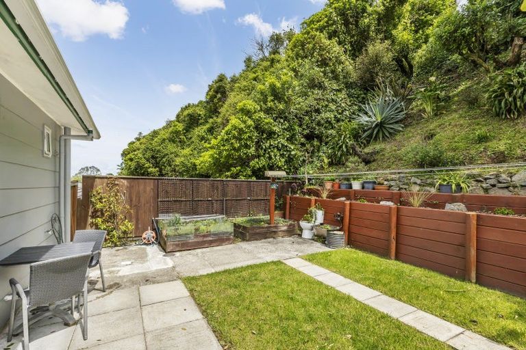 Photo of property in 1/40 Salford Street, Newlands, Wellington, 6037