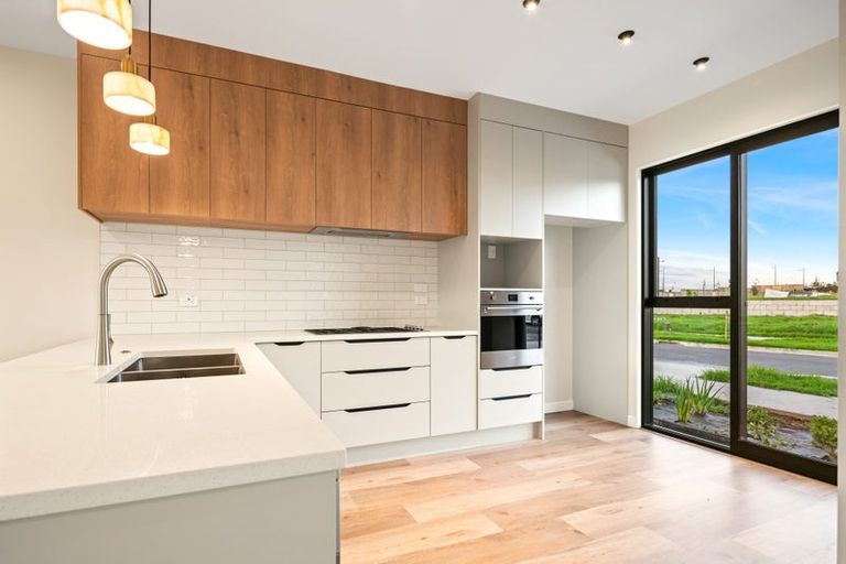 Photo of property in 14 Coopworth Street, Karaka, 2580