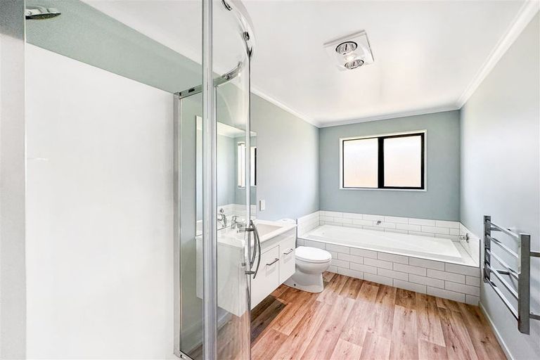 Photo of property in 86 Broadway Parade, Rolleston, 7615