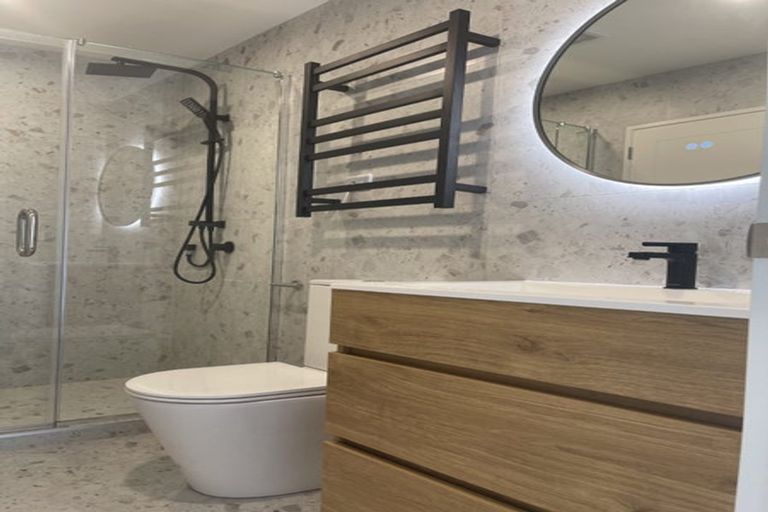 Photo of property in 11d Trinidad Road, Sunnynook, Auckland, 0620