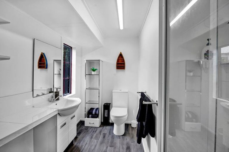 Photo of property in 11a Mace Terrace, Oakura, 4314