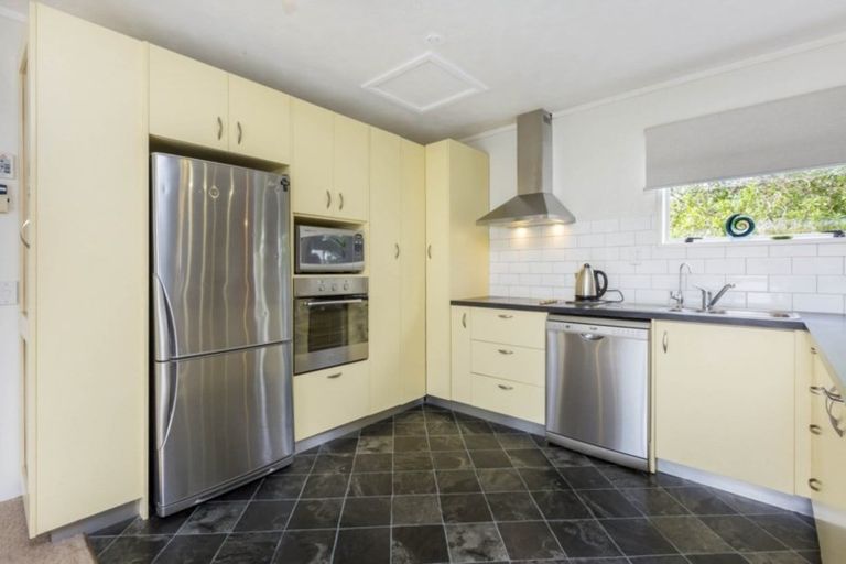 Photo of property in 2 Serenity Grove, Maoribank, Upper Hutt, 5018