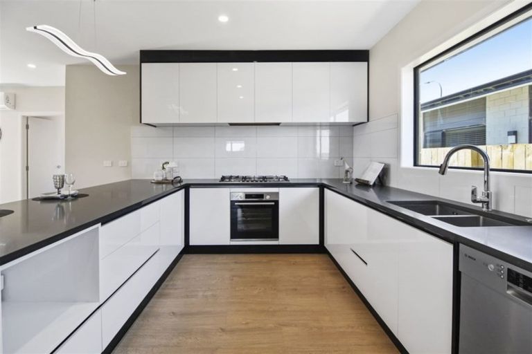 Photo of property in 1 Waikaka Place, Rototuna North, Hamilton, 3210