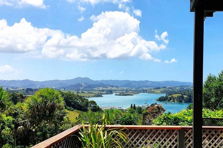 Photo of property in 76 Brick Bay Drive, Sandspit, Warkworth, 0982