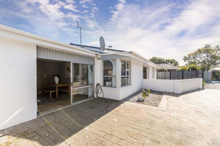 Photo of property in 14 De Bloge Place, Burwood, Christchurch, 8061