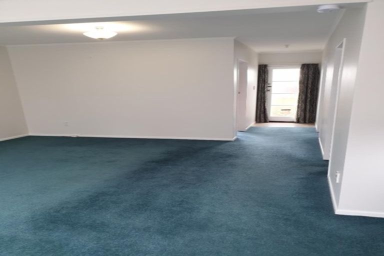 Photo of property in 62b Baylands Drive, Newlands, Wellington, 6037