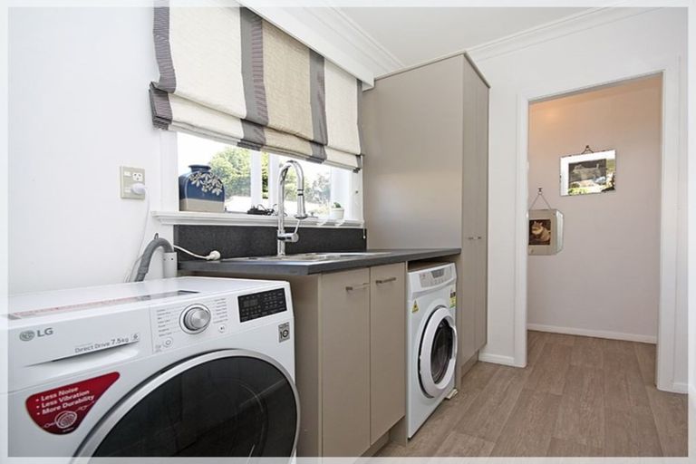 Photo of property in 222 Cambridge Street, Levin, 5510