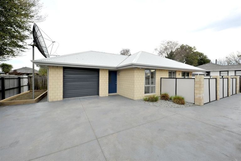 Photo of property in 4a Pinehurst Crescent, Russley, Christchurch, 8042