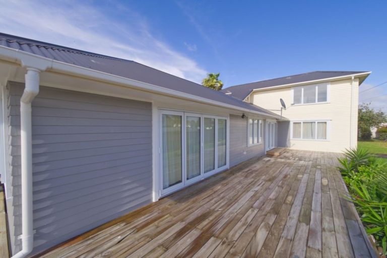 Photo of property in 67 Waipani Road, Te Atatu Peninsula, Auckland, 0610