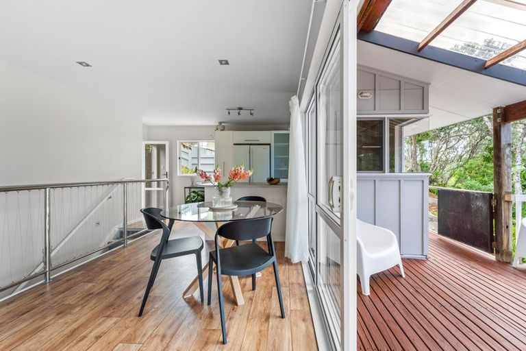 Photo of property in 21 Ocean View Road, Hatfields Beach, Orewa, 0931