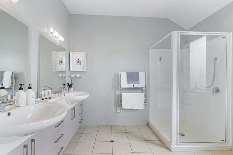 Photo of property in 5 Winsley Terrace, Churton Park, Wellington, 6037