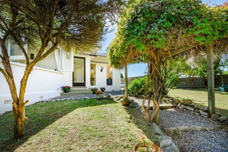 Photo of property in 20 Eatwell Avenue, Paraparaumu Beach, Paraparaumu, 5032