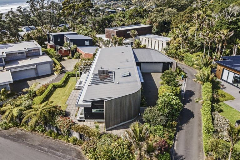 Photo of property in 13 Shearer Drive, Oakura, 4314