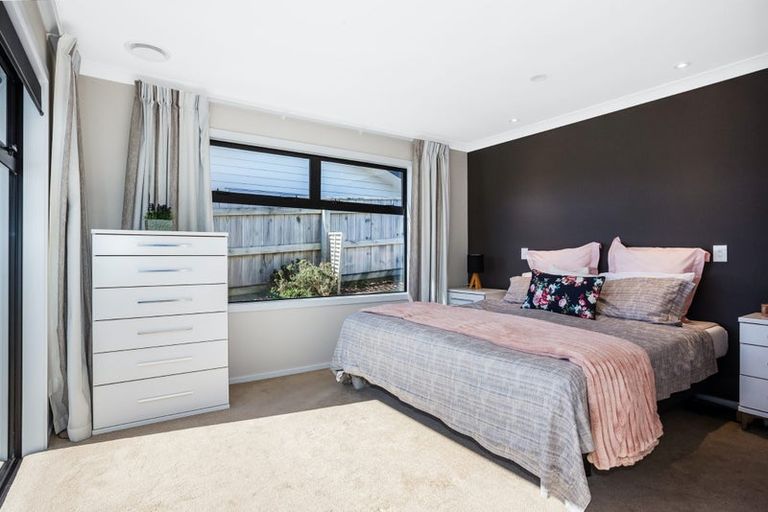 Photo of property in 3 Grace Cove, Aotea, Porirua, 5024