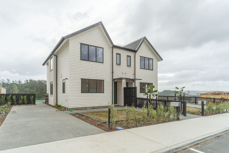 Photo of property in 32 Turtleback Avenue, Whitby, 5024