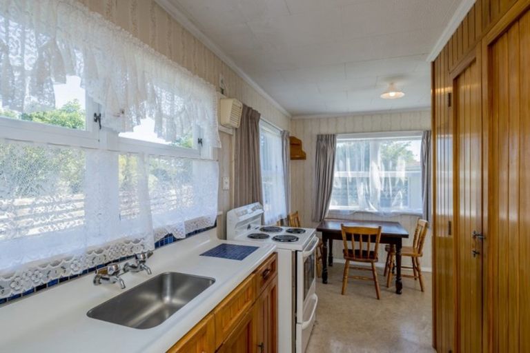Photo of property in 16 Marsden Street, Levin, 5510