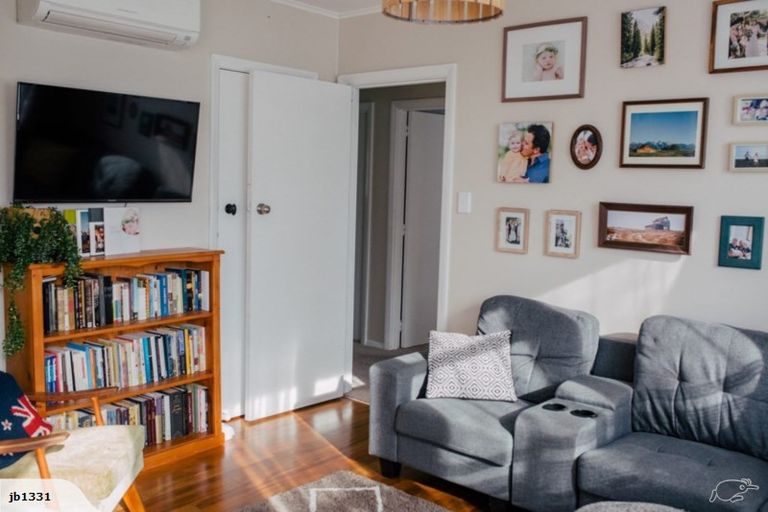 Photo of property in 15 Tasman Street, Havelock North, 4130