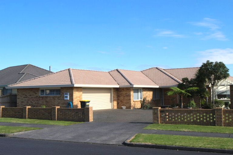Photo of property in 10 Matterhorn Crescent, Northpark, Auckland, 2013