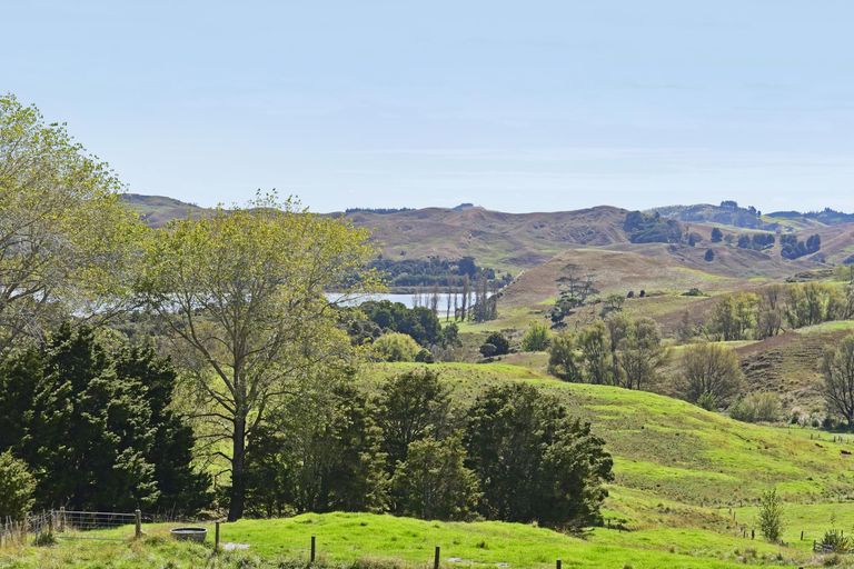 Photo of property in 10 Rangiora Road, Kaiwaka, 0573