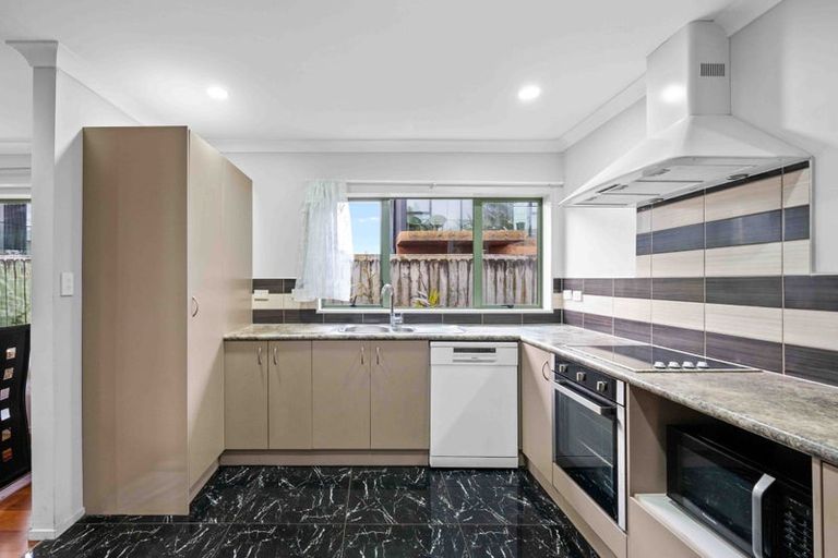 Photo of property in 20a Glenside Avenue, Pakuranga, Auckland, 2010