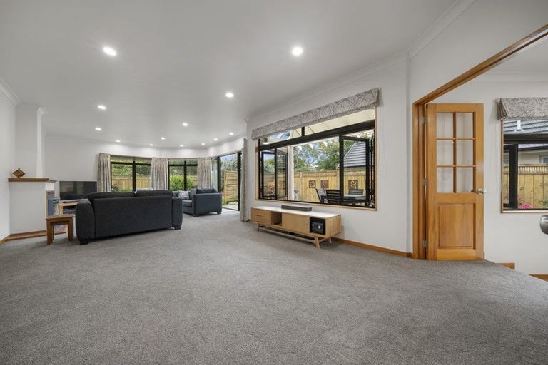Photo of property in 2 Heritage Place, Terrace End, Palmerston North, 4410