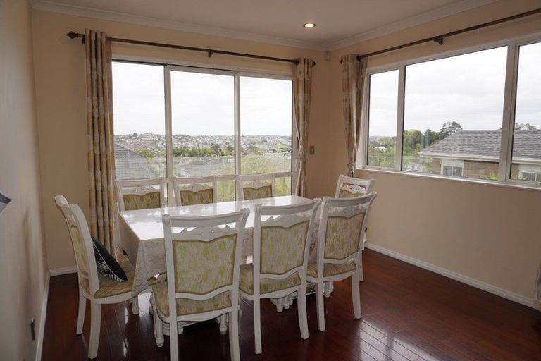 Photo of property in 11 Namsan Close, Fairview Heights, Auckland, 0632