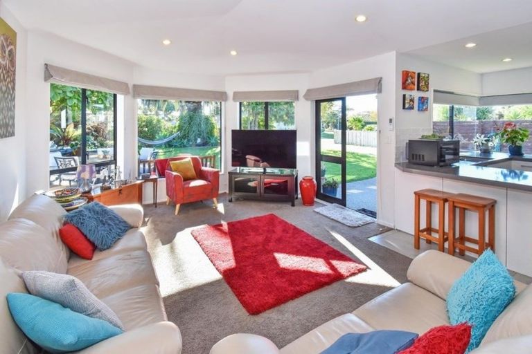 Photo of property in 20 Seaway Road, Clarks Beach, 2122