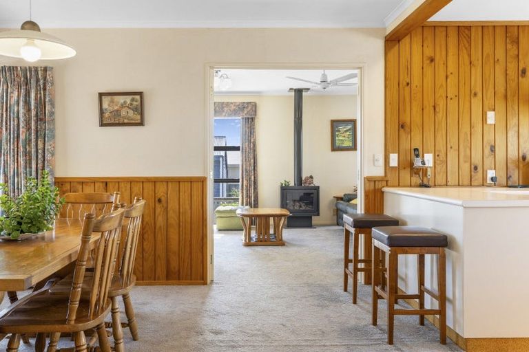 Photo of property in 14 Fairview Terrace, Waipahihi, Taupo, 3330