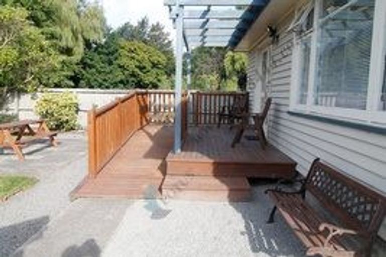 Photo of property in 98 Winters Road, Redwood, Christchurch, 8051