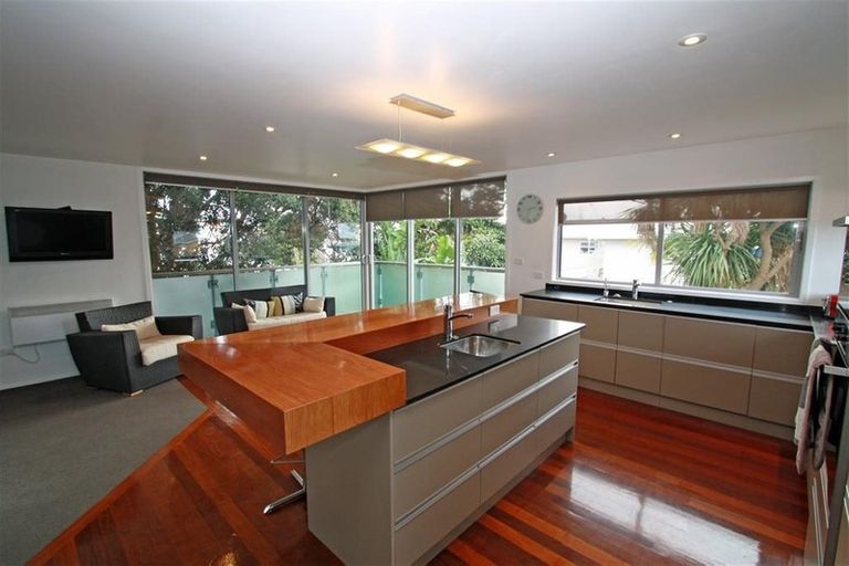 Photo of property in 2/84 Young Street, New Plymouth, 4310