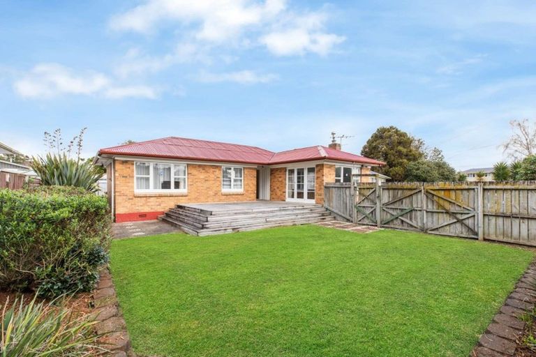 Photo of property in 8 Rollerson Street, Papakura, 2110