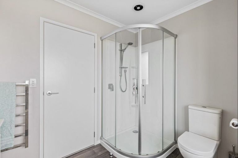 Photo of property in 39 Kairau Road East, Brixton, New Plymouth, 4373