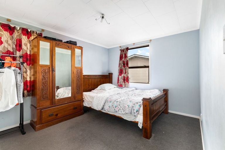 Photo of property in 150a Don Buck Road, Massey, Auckland, 0614