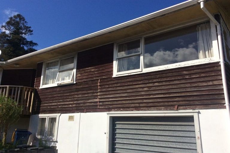 Photo of property in 8 Thomas Avenue, Te Atatu Peninsula, Auckland, 0610