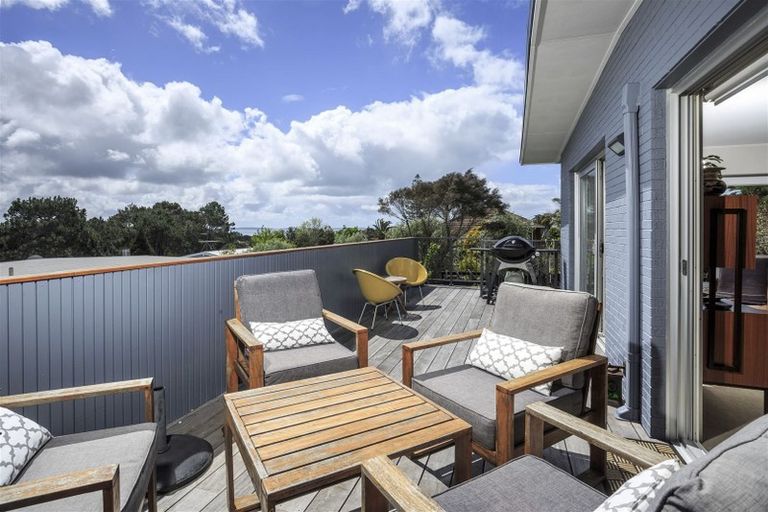 Photo of property in 3/100 Aberdeen Road, Campbells Bay, Auckland, 0620