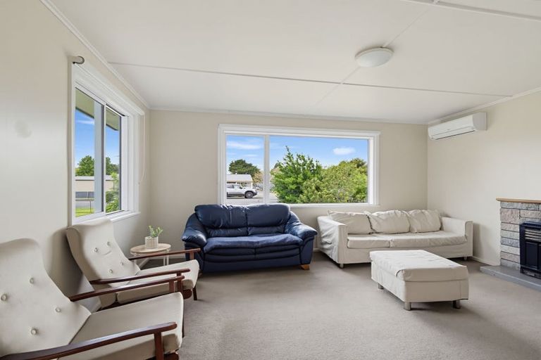 Photo of property in 19 Bennett Street, Waipawa, 4210