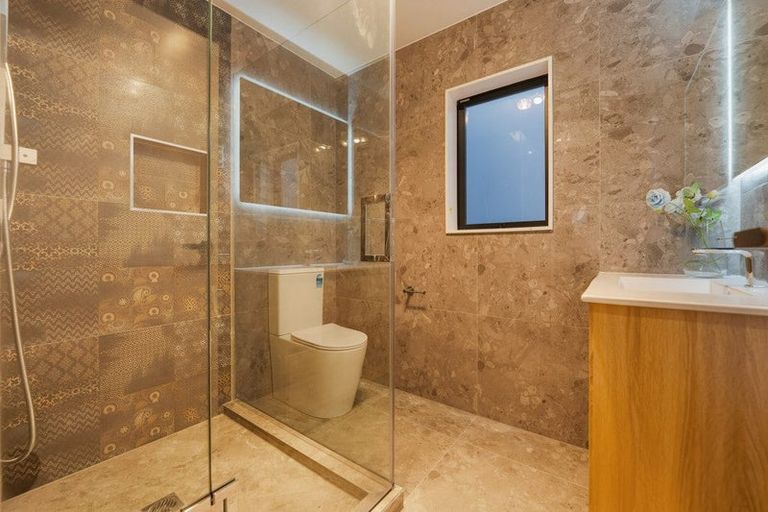 Photo of property in 30a Christmas Road, Manurewa, Auckland, 2102