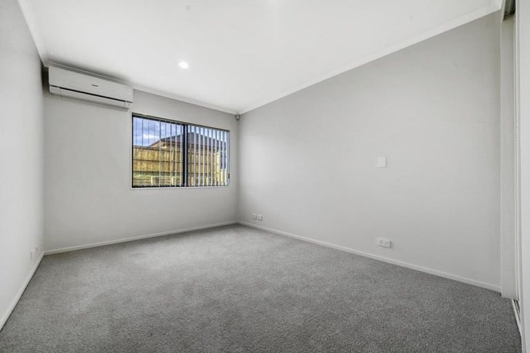 Photo of property in 37 Magic Way, Randwick Park, Auckland, 2105