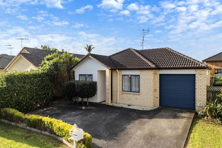 Photo of property in 37 Magic Way, Randwick Park, Auckland, 2105