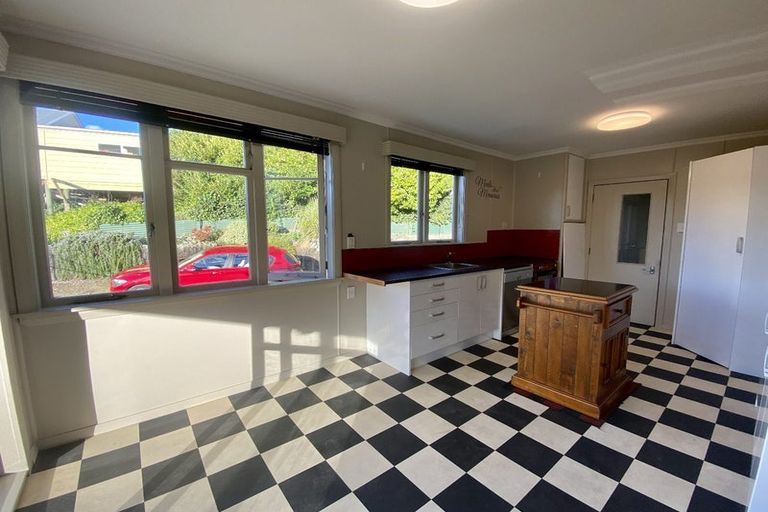 Photo of property in 6 Angle Street, Picton, 7220