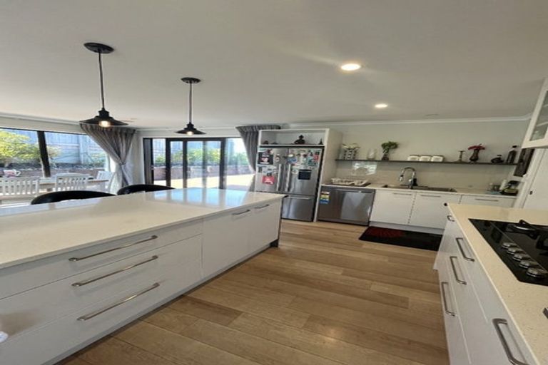 Photo of property in 13 Opaoa Way, Aotea, Porirua, 5024