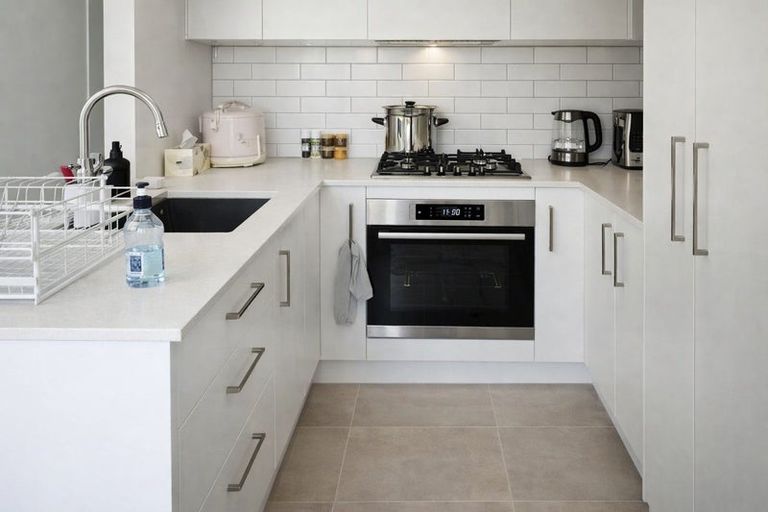 Photo of property in 2 Jeanette Street, Glenview, Hamilton, 3206