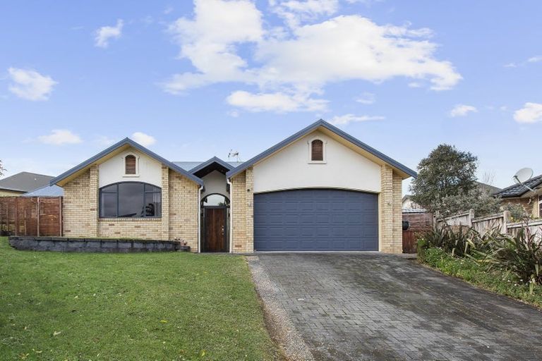 Photo of property in 24 Roderick Place, Rototuna, Hamilton, 3210