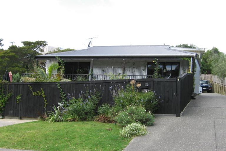 Photo of property in 293 Beach Road, Campbells Bay, Auckland, 0630