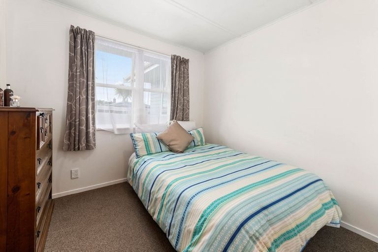 Photo of property in 19 Fenruss Street, Fairy Springs, Rotorua, 3015