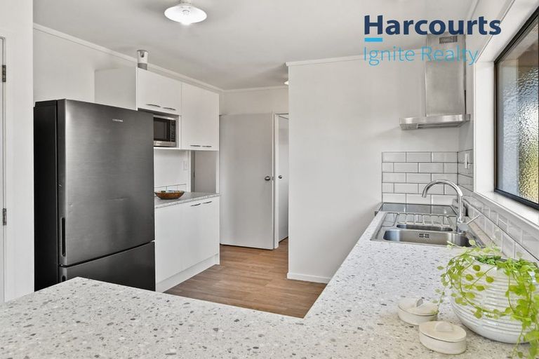 Photo of property in 23 Lane Road, Weymouth, Auckland, 2103