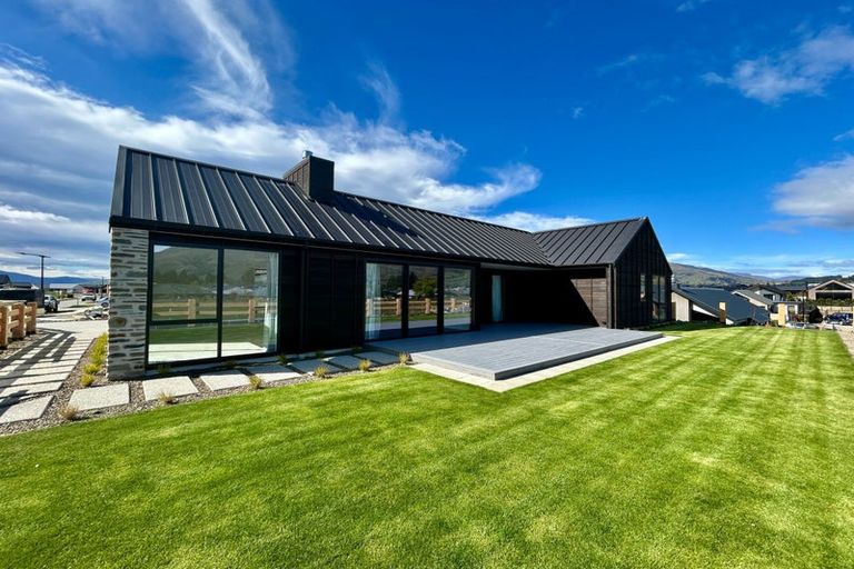 Photo of property in 15 Mason Street, Wanaka, 9305